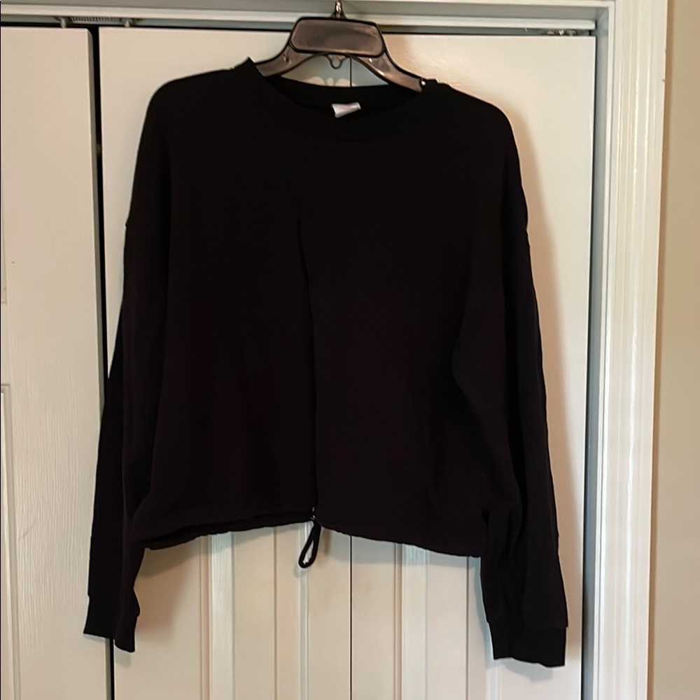 Black Cropped Sweatshirt